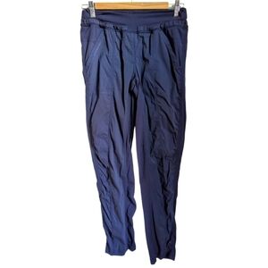 LULULEMON Navy Blue Dance Studio Athleisure Athletic Capri Pants Size 6